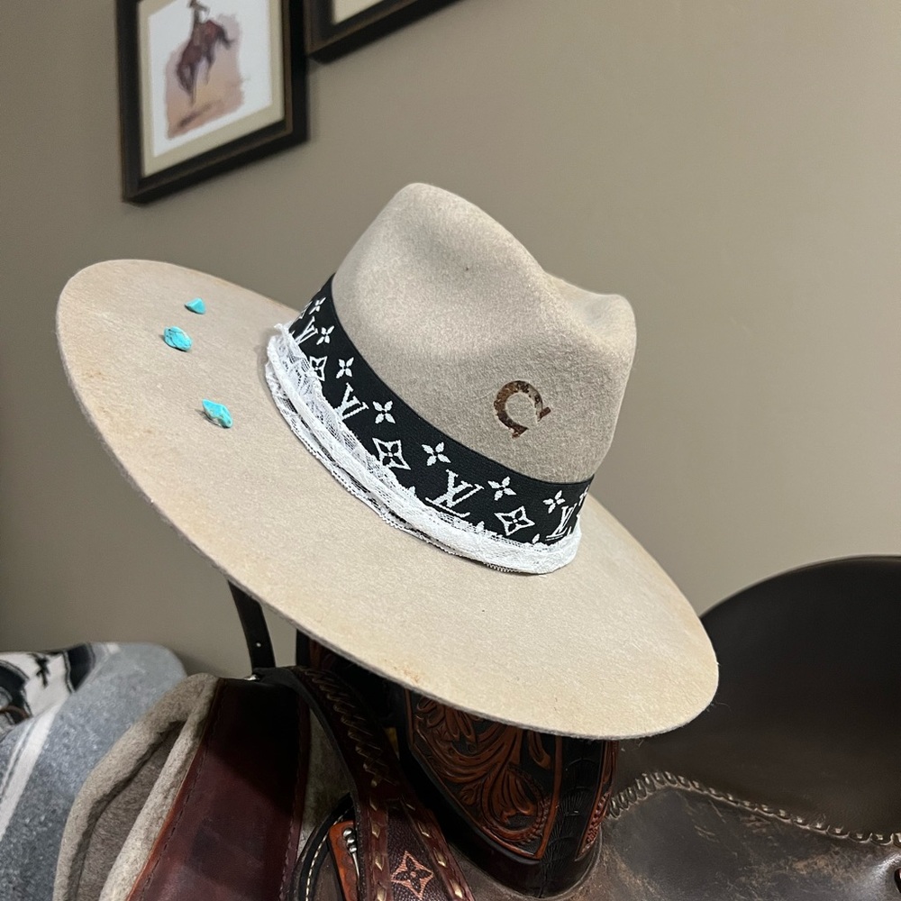 Custom Charlie One Horse